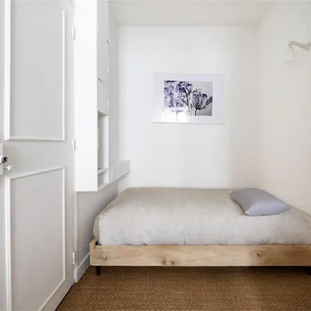 New-york Inspired 1bd Champs-elysees Paris