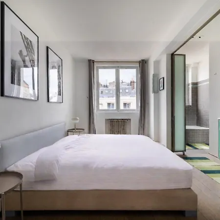 New-york Inspired 1bd Champs-elysees Apartment